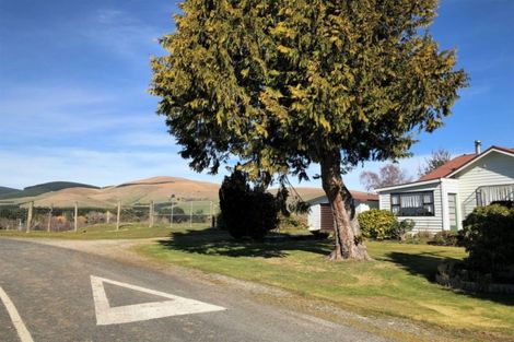 Photo of property in 83 Main Road, Clinton, 9534