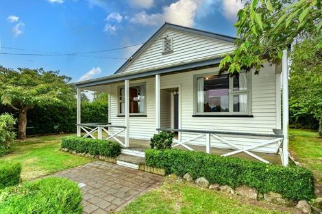 Photo of property in 13 Cliff Street, Coalgate, 7673