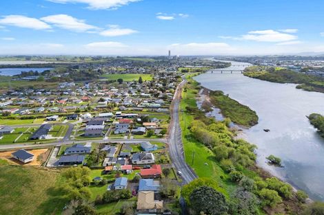 Photo of property in 124 Riverview Road, Huntly, 3700