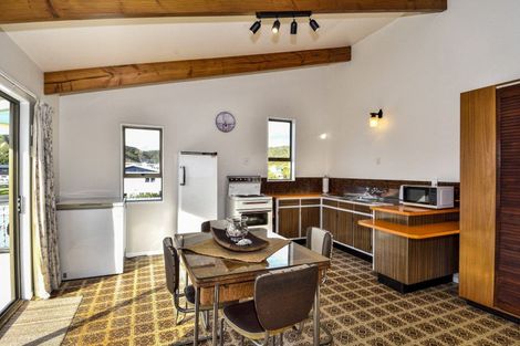 Photo of property in 77 Fortescue Street, Mahia, 4198