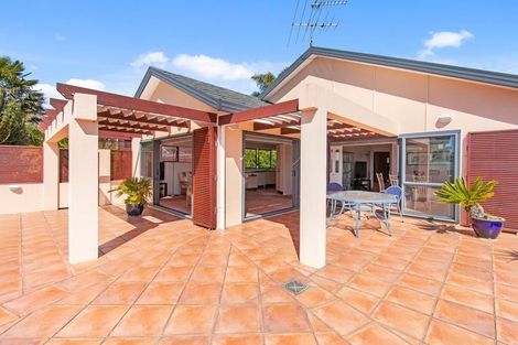 Photo of property in 9 Lamia Place, The Gardens, Auckland, 2105