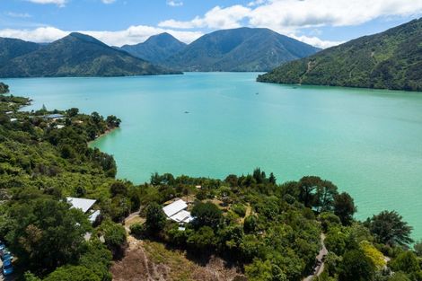 Photo of property in 579 Queen Charlotte Drive, Havelock, 7281