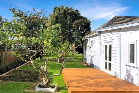 Photo of property in 25 Gloag Street, Waverley, 4510
