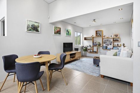 Photo of property in 31 Highbury Crescent, Highbury, Wellington, 6012