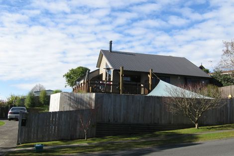 Photo of property in 3 Lachlan Drive, Dinsdale, Hamilton, 3204