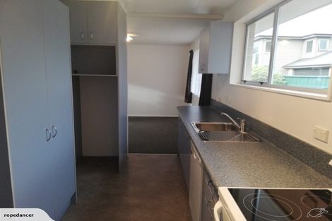 Photo of property in 2/13 Saint Ronans Avenue, Waterloo, Lower Hutt, 5011