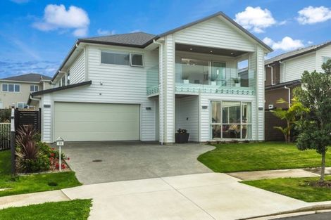 Photo of property in 15 Tawa Place, Orewa, 0931