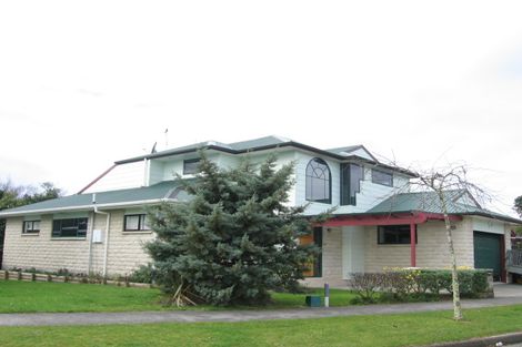 Photo of property in 26 Heathcote Place, Fitzherbert, Palmerston North, 4410