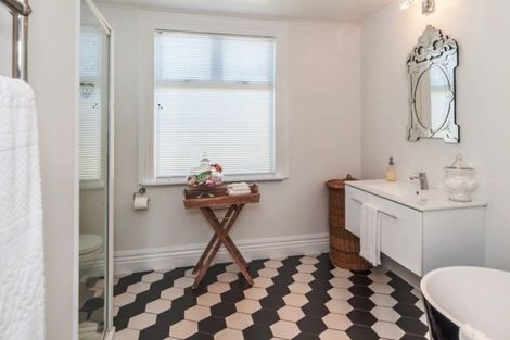 Photo of property in 326 Heatherlea Road East, Levin, 5571