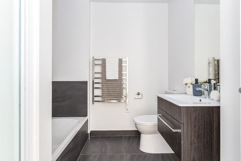 Photo of property in 24 Rua Kai Way, Brooklyn, Wellington, 6021