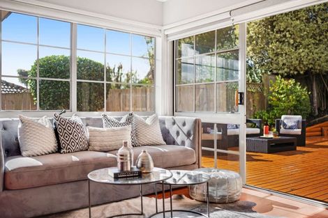 Photo of property in 21 Fieldstone Court, Northpark, Auckland, 2013