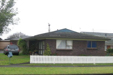 Photo of property in 2/14 King Edward Avenue, Papakura, 2110