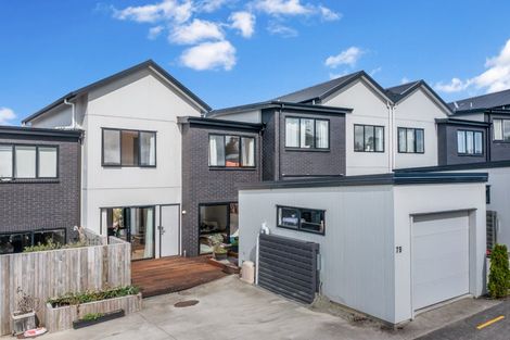 Photo of property in 7b Podgora Avenue, Kumeu, 0810