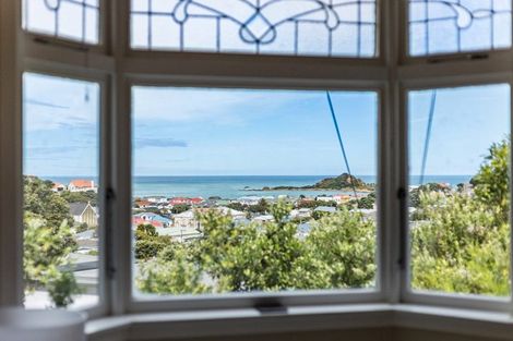 Photo of property in 2a Severn Street, Island Bay, Wellington, 6023