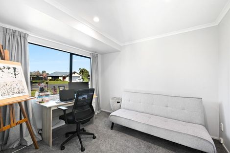 Photo of property in 13 Mangakoea Place, St Andrews, Hamilton, 3200