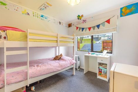 Photo of property in 17 Elizabeth Drive, West Harbour, Auckland, 0618