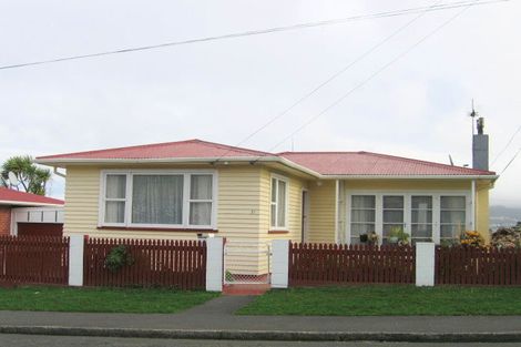 Photo of property in 21 Baylands Drive, Newlands, Wellington, 6037