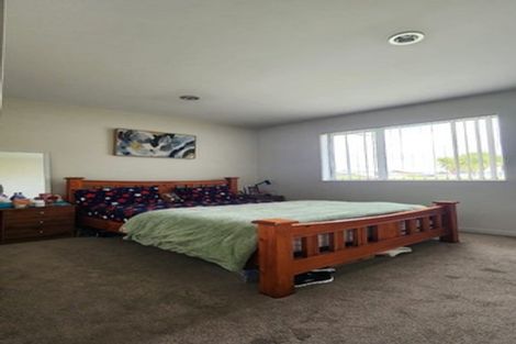 Photo of property in 2 Wellfield Drive, Papakura, 2110