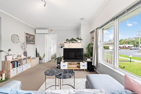 Photo of property in 2/771 Beach Road, Browns Bay, Auckland, 0630