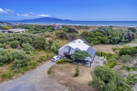Photo of property in 100 Paetawa Road, Peka Peka, Waikanae, 5391