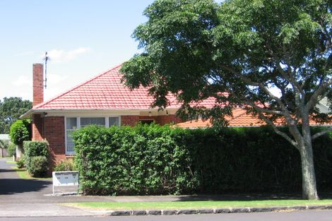 Photo of property in 35 Moana Avenue, Onehunga, Auckland, 1061