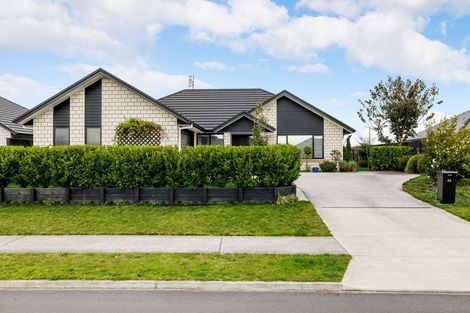 Photo of property in 46 Norfolk Drive, Cambridge, 3434