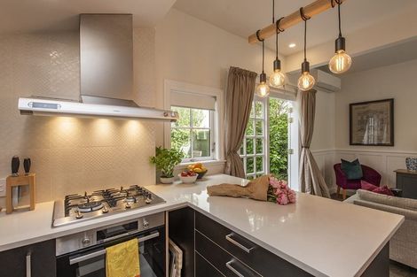 Photo of property in 6 Brougham Street, Mount Victoria, Wellington, 6011