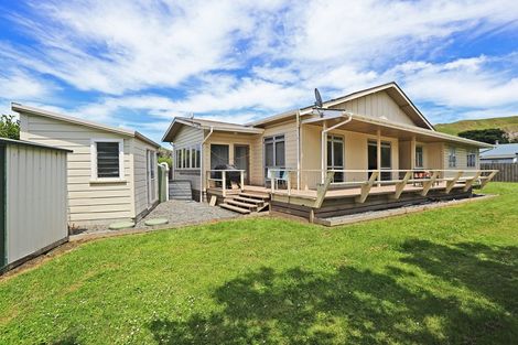 Photo of property in 14 John Ross Place, Kairakau, Elsthorpe, 4295