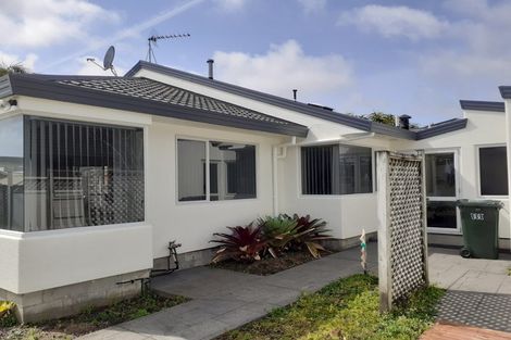 Photo of property in 12 Shelter Grove, Frankleigh Park, New Plymouth, 4310