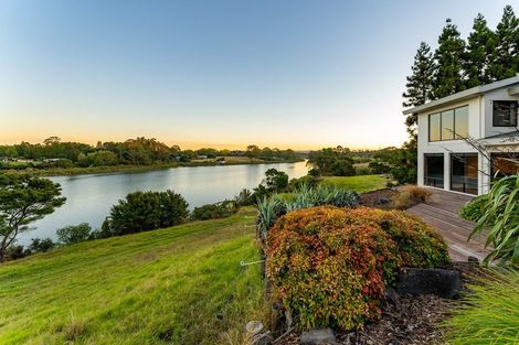 Photo of property in 111 Riverland Road, Kumeu, 0892