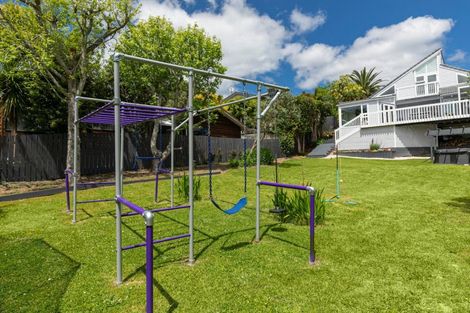 Photo of property in 21 Hebron Road, Waiake, Auckland, 0630
