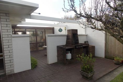 Photo of property in 4 Paradise Place, Milson, Palmerston North, 4414