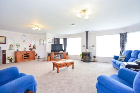 Photo of property in 227 Tudor Avenue, Mayfair, Hastings, 4122