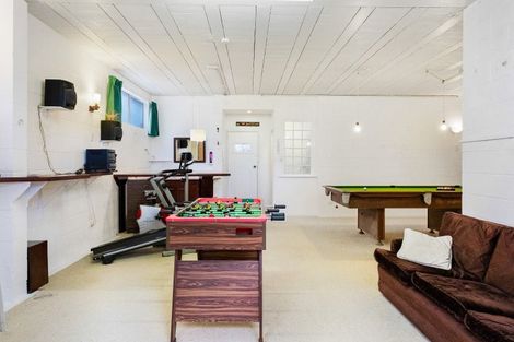 Photo of property in 23 Roberts Road, Matakatia, Whangaparaoa, 0930