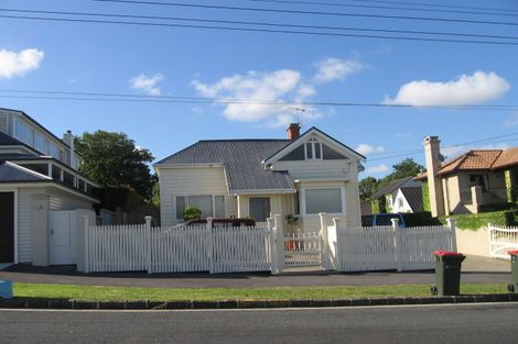 Photo of property in 8 Bella Vista Road, Herne Bay, Auckland, 1011
