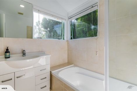 Photo of property in 1/39 Seaton Road, Murrays Bay, Auckland, 0630