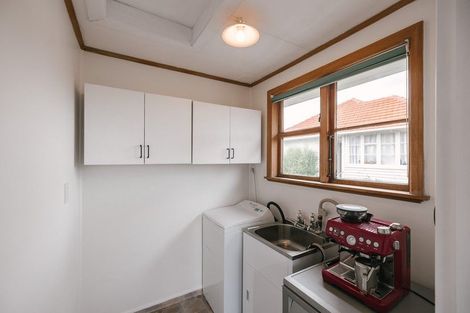 Photo of property in 24 Thames Street, Roslyn, Palmerston North, 4414