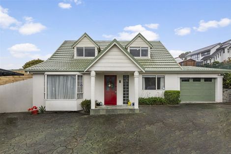 Photo of property in 40 Tyrico Close, Unsworth Heights, Auckland, 0632