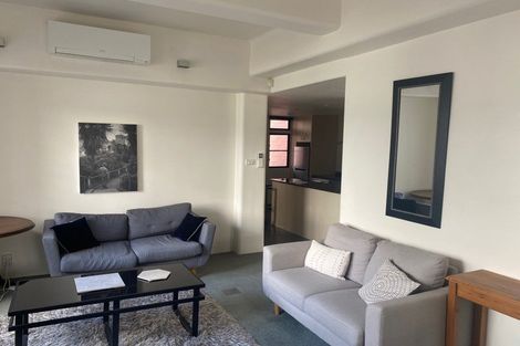 Photo of property in 2/1 Hay Street, Oriental Bay, Wellington, 6011