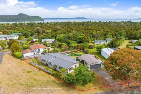 Photo of property in 2 Parekaawa Drive, Motuoapa, Turangi, 3382