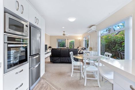 Photo of property in 28 Dan Tori Place, Orewa, 0931