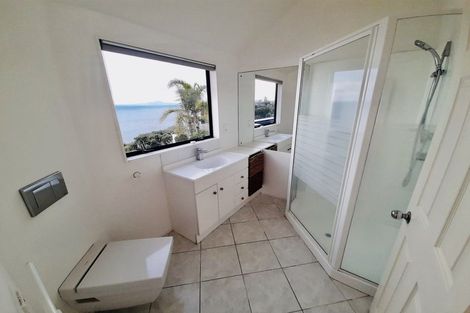 Photo of property in 1/909 Beach Road, Waiake, Auckland, 0630