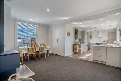 Photo of property in 44 Queen Street, Winton, 9720