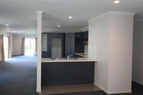 Photo of property in 12 Thornlea Grove, Waiuku, 2123