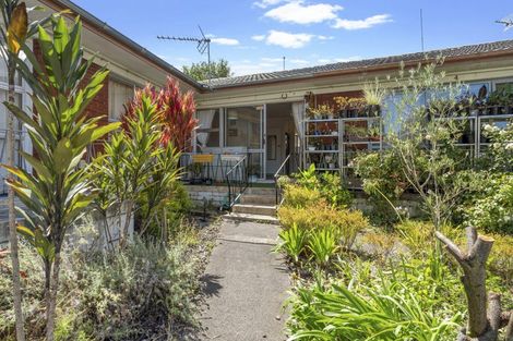 Photo of property in 5/1 Ribblesdale Road, Henderson, Auckland, 0612
