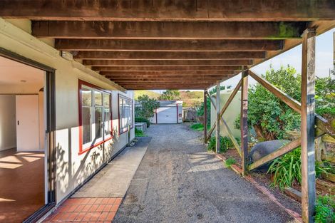 Photo of property in 44 Pinedale Crescent, Riversdale Beach, Masterton, 5872