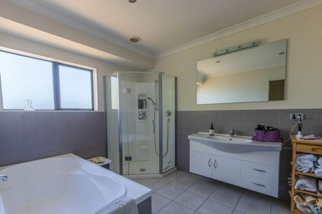 Photo of property in 196 Parsons Street, Tawhero, Whanganui, 4501