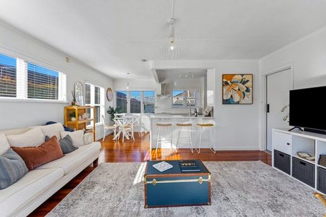 Photo of property in 1/15 Stanley Avenue, Milford, Auckland, 0620