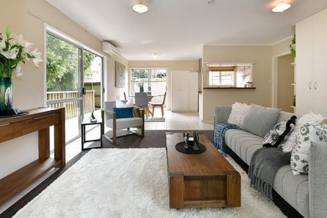 Photo of property in 1/25 Edgware Road, West Harbour, Auckland, 0618