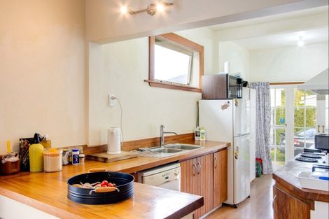 Photo of property in 105 Wellesley Road, Napier South, Napier, 4110